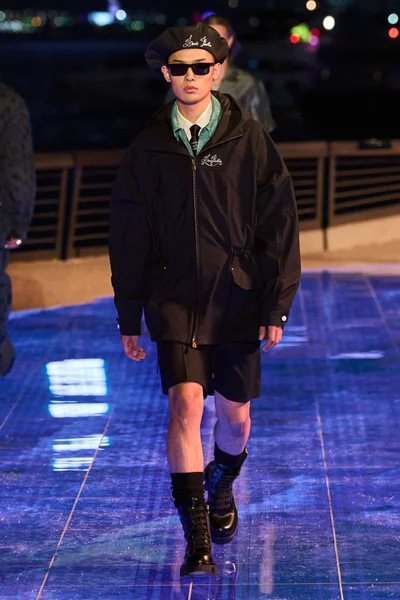 Look 27